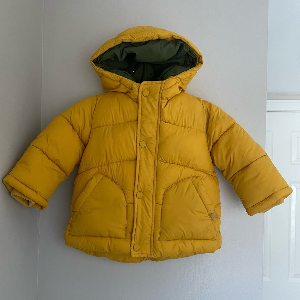 ZARA Baby puffer winter coat in yellow, size 9-12m